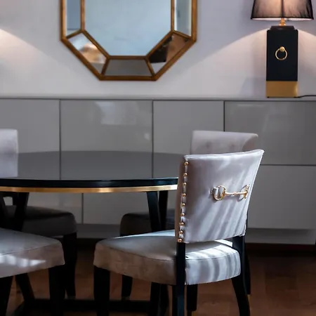 At Santacroce شقة *