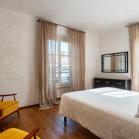 At Santacroce Apartment *