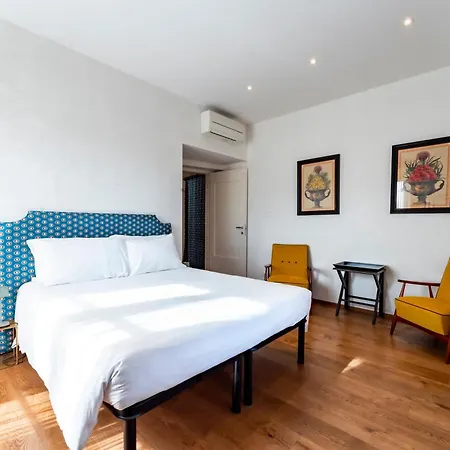 At Santacroce Firenze